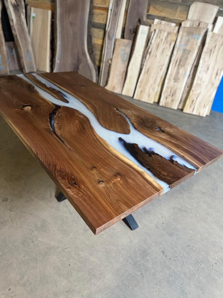 Resin Epoxy vs. Traditional Wood Tables: Why Resin Tables Stand Out - resinhomefurniture